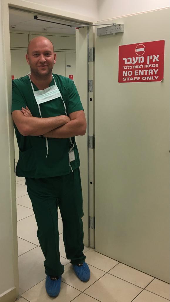 Вакцина Pfizer: что о ней известно и кого спасет